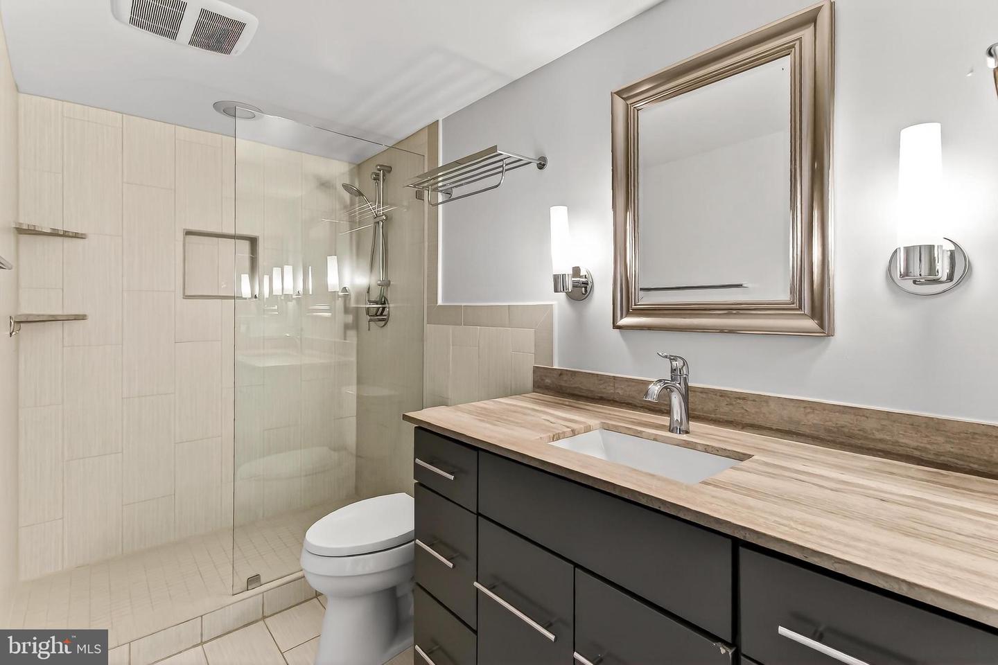 2121 JAMIESON AVE #1103, ALEXANDRIA, Virginia 22314, 3 Bedrooms Bedrooms, ,2 BathroomsBathrooms,Residential,For sale,2121 JAMIESON AVE #1103,VAAX2053362 MLS # VAAX2053362