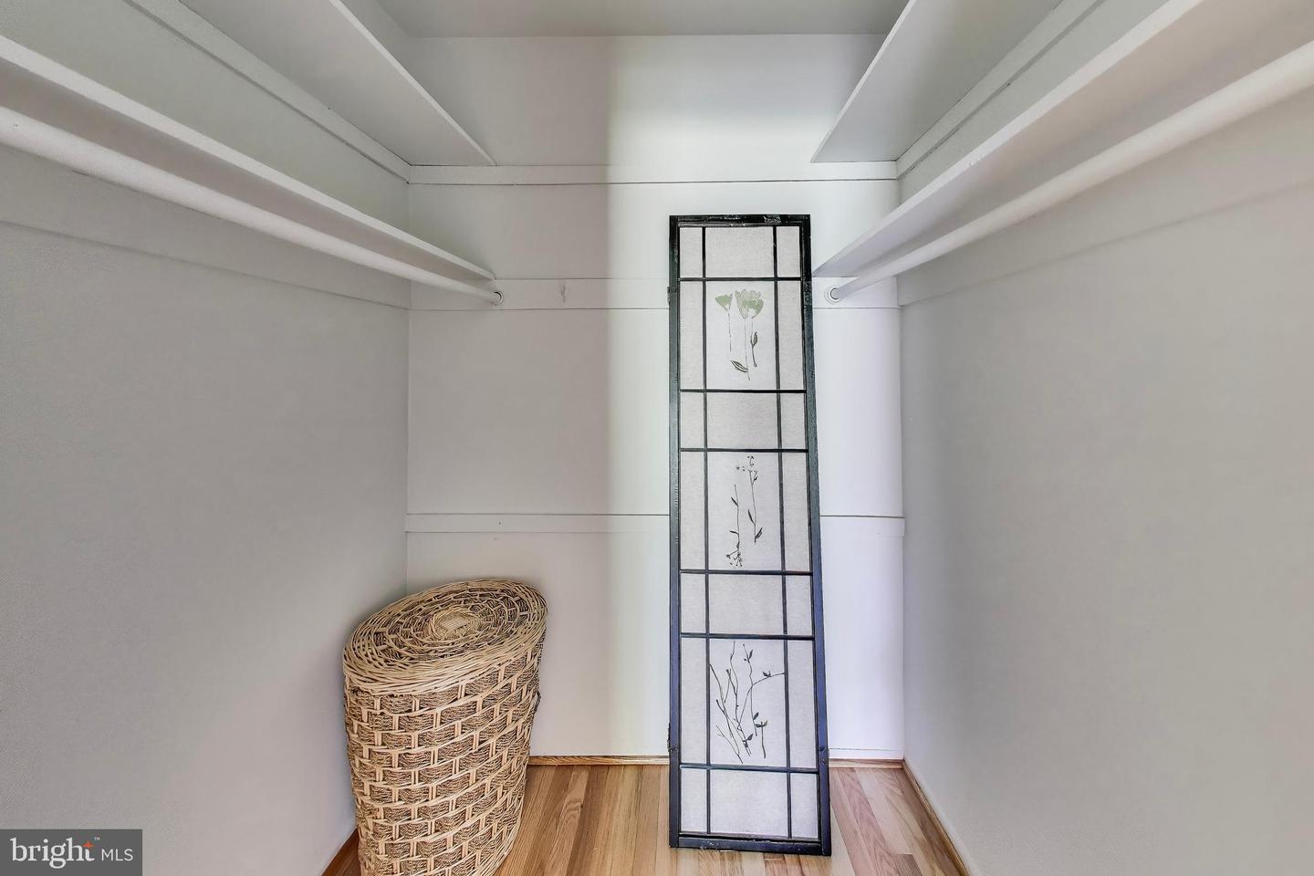 3328 WOODBURN VILLAGE DR #14, ANNANDALE, Virginia 22003, 1 Bedroom Bedrooms, ,1 BathroomBathrooms,Residential,For sale,3328 WOODBURN VILLAGE DR #14,VAFX2287102 MLS # VAFX2287102