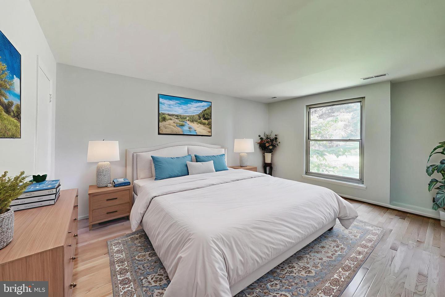 3328 WOODBURN VILLAGE DR #14, ANNANDALE, Virginia 22003, 1 Bedroom Bedrooms, ,1 BathroomBathrooms,Residential,For sale,3328 WOODBURN VILLAGE DR #14,VAFX2287102 MLS # VAFX2287102