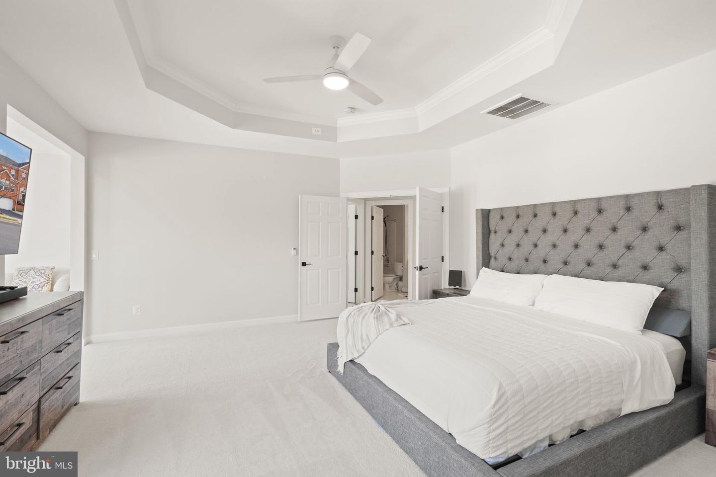 7204 GRAY HEIGHTS CT, ALEXANDRIA, Virginia 22315, 5 Bedrooms Bedrooms, ,4 BathroomsBathrooms,Residential,For sale,7204 GRAY HEIGHTS CT,VAFX2287478 MLS # VAFX2287478