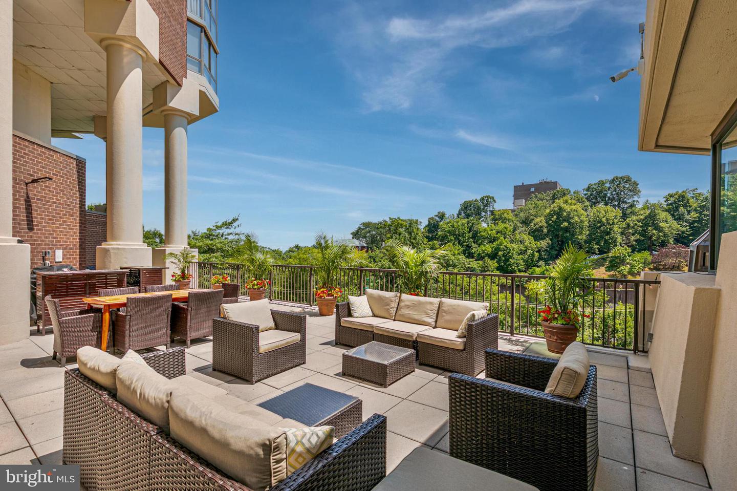 1600 N OAK ST #622, ARLINGTON, Virginia 22209, 2 Bedrooms Bedrooms, ,2 BathroomsBathrooms,Residential,For sale,1600 N OAK ST #622,VAAR2068094 MLS # VAAR2068094