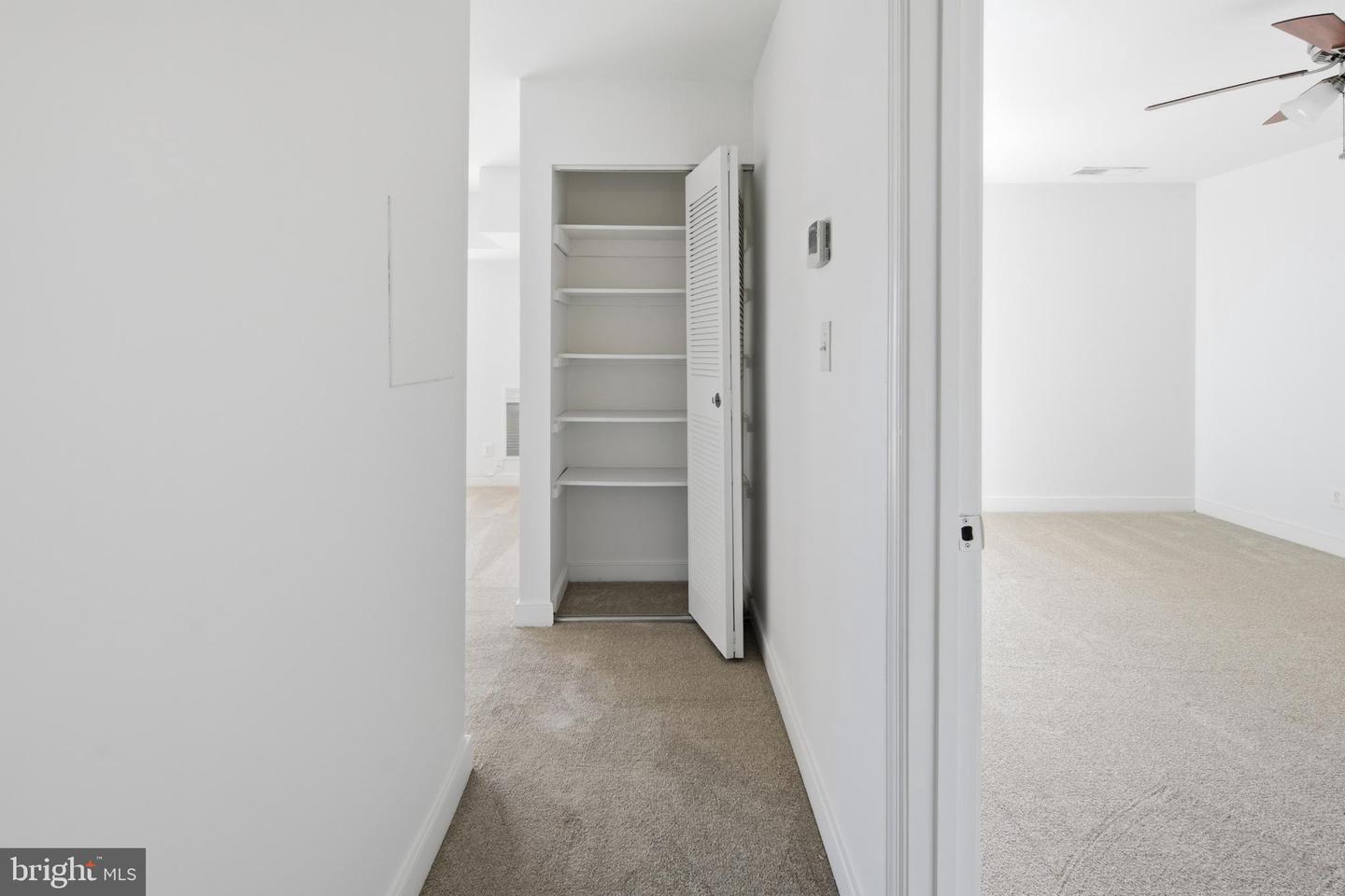 7809 DASSETT #303, ANNANDALE, Virginia 22003, 1 Bedroom Bedrooms, 6 Rooms Rooms,1 BathroomBathrooms,Residential,For sale,7809 DASSETT #303,VAFX2287424 MLS # VAFX2287424