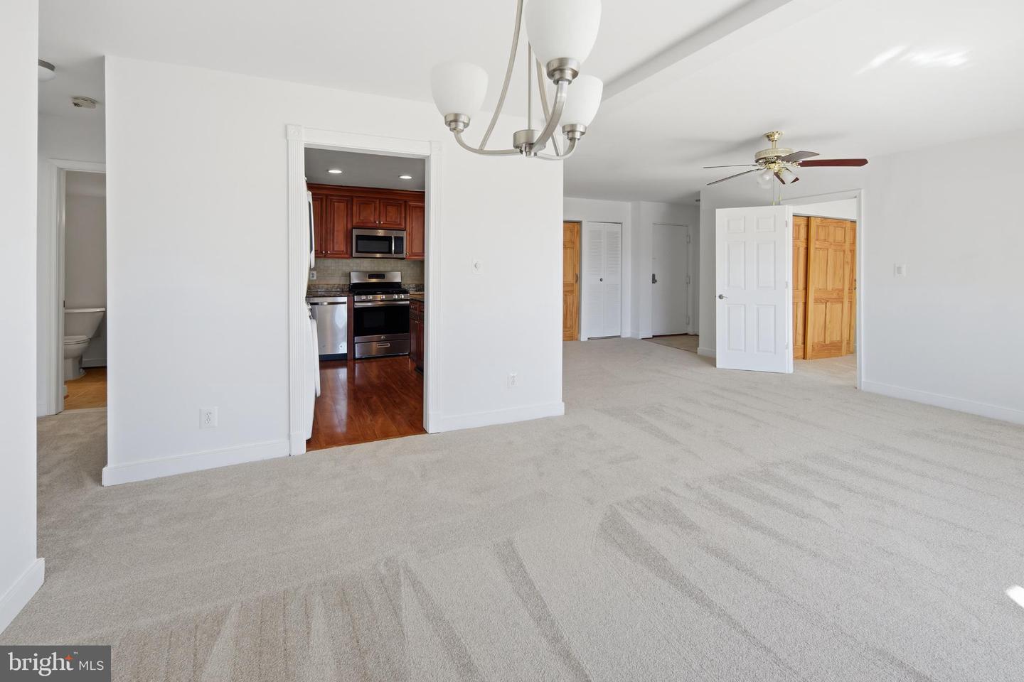 7809 DASSETT #303, ANNANDALE, Virginia 22003, 1 Bedroom Bedrooms, 6 Rooms Rooms,1 BathroomBathrooms,Residential,For sale,7809 DASSETT #303,VAFX2287424 MLS # VAFX2287424