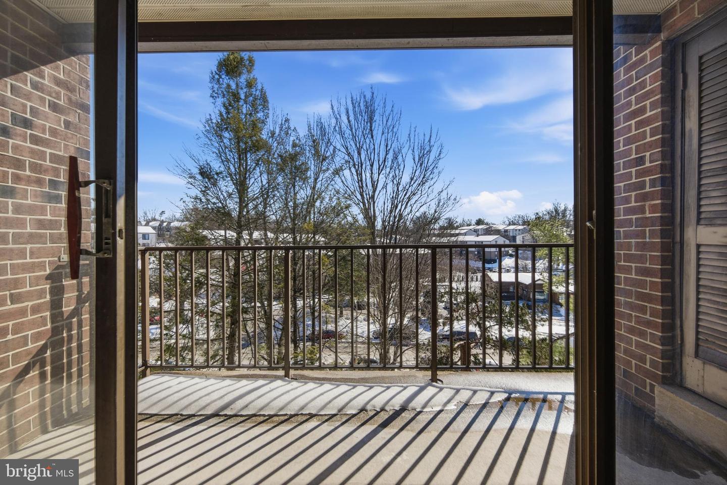 7809 DASSETT #303, ANNANDALE, Virginia 22003, 1 Bedroom Bedrooms, 6 Rooms Rooms,1 BathroomBathrooms,Residential,For sale,7809 DASSETT #303,VAFX2287424 MLS # VAFX2287424