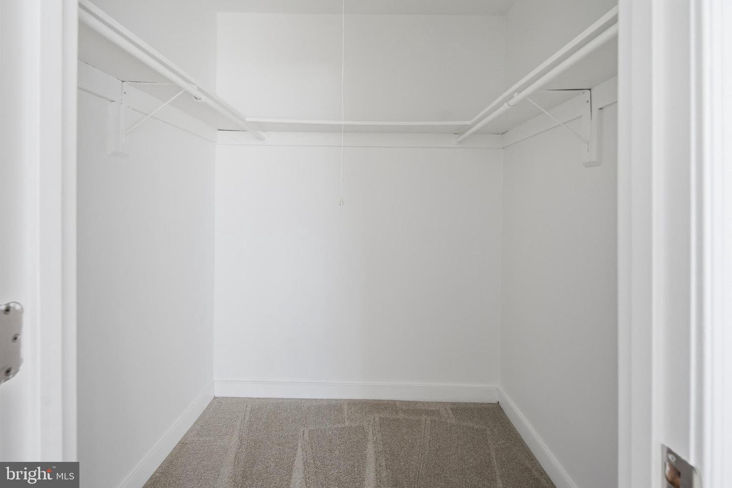 7809 DASSETT #303, ANNANDALE, Virginia 22003, 1 Bedroom Bedrooms, 6 Rooms Rooms,1 BathroomBathrooms,Residential,For sale,7809 DASSETT #303,VAFX2287424 MLS # VAFX2287424