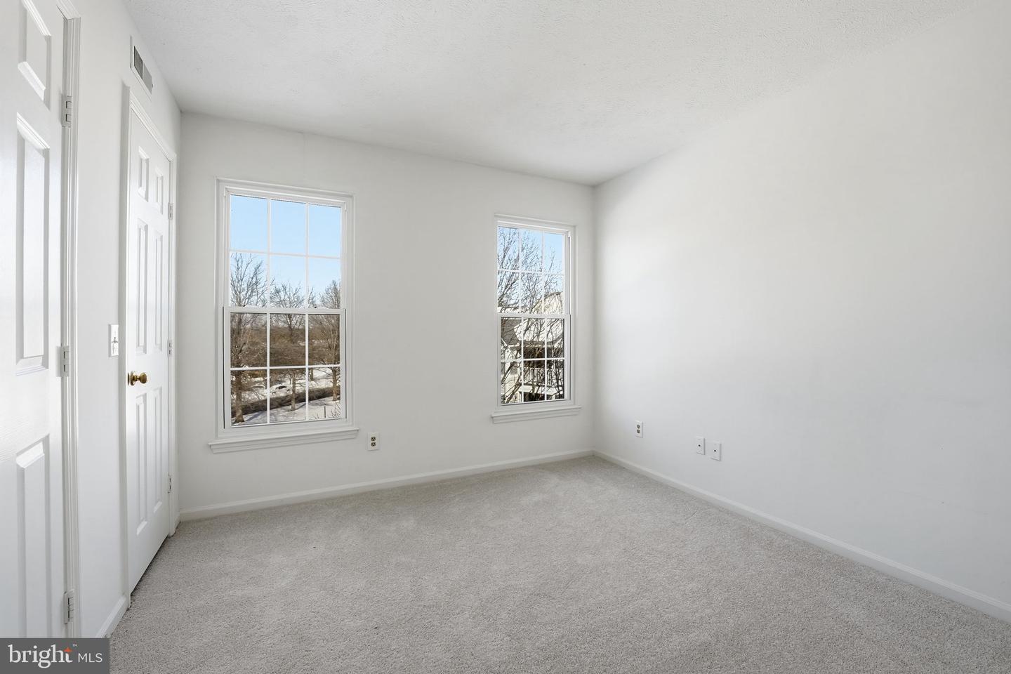 12286 ASHMONT CT #303, WOODBRIDGE, Virginia 22192, 2 Bedrooms Bedrooms, ,2 BathroomsBathrooms,Residential,For sale,12286 ASHMONT CT #303,VAPW2111268 MLS # VAPW2111268