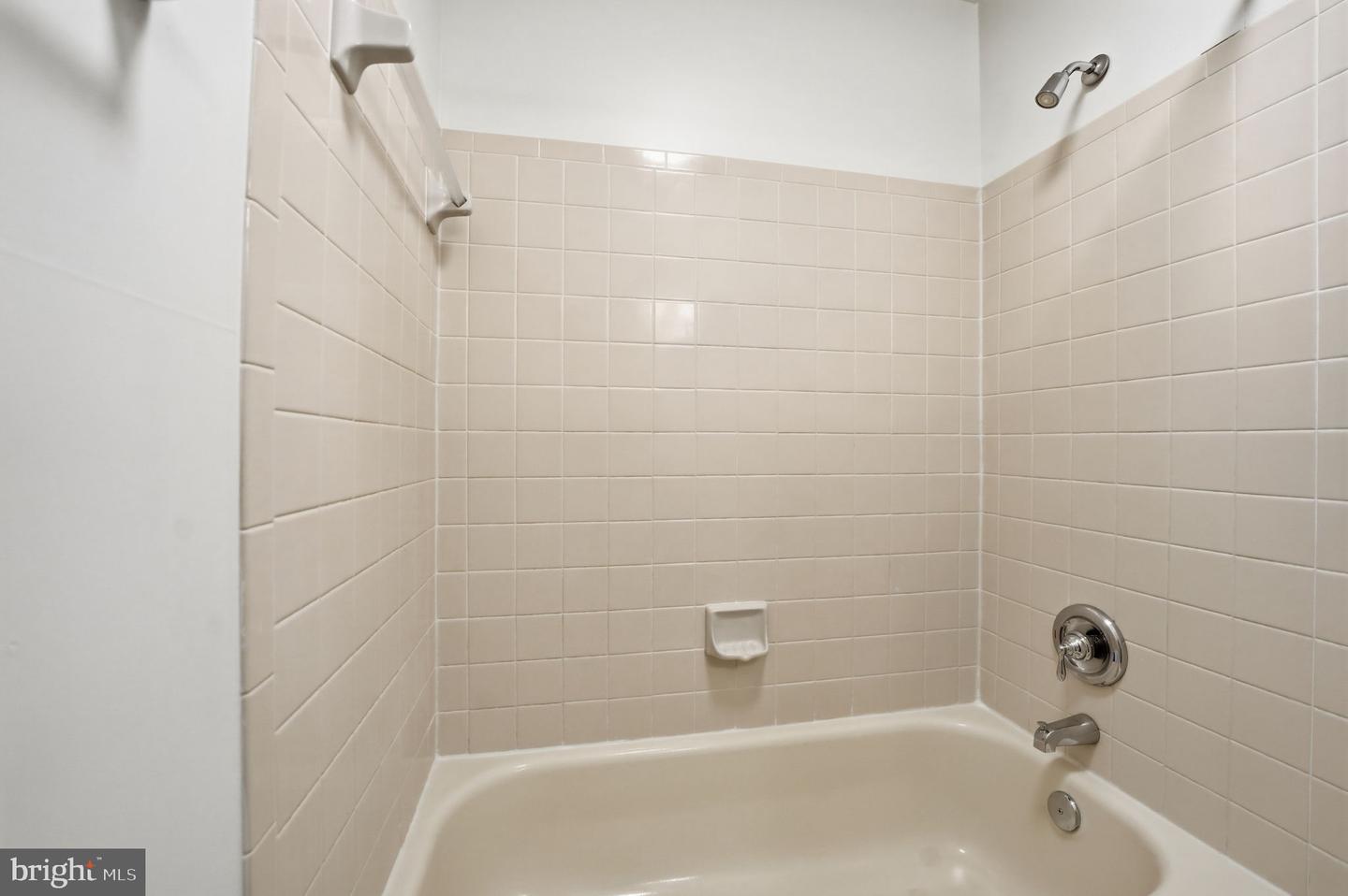 12286 ASHMONT CT #303, WOODBRIDGE, Virginia 22192, 2 Bedrooms Bedrooms, ,2 BathroomsBathrooms,Residential,For sale,12286 ASHMONT CT #303,VAPW2111268 MLS # VAPW2111268