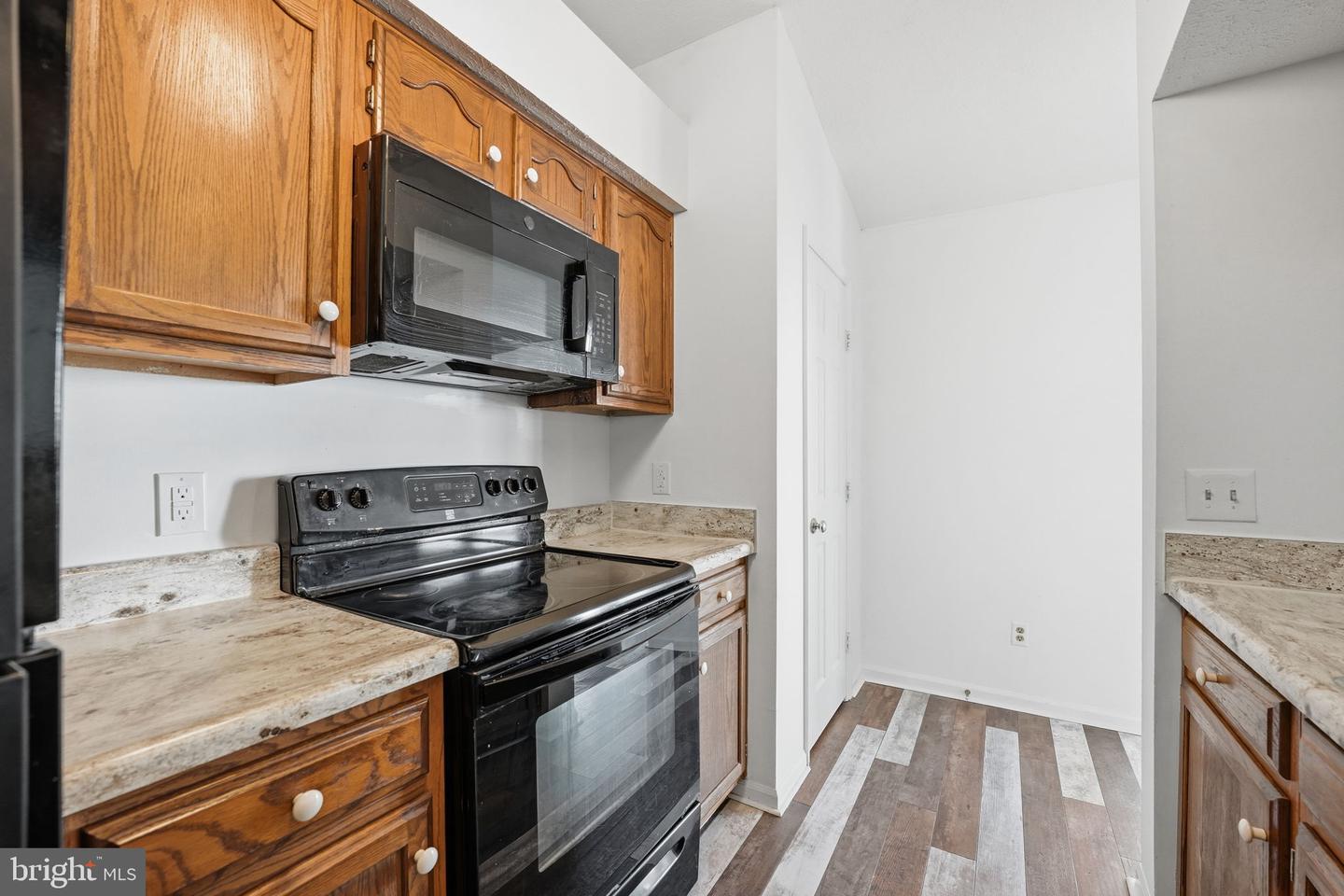 12286 ASHMONT CT #303, WOODBRIDGE, Virginia 22192, 2 Bedrooms Bedrooms, ,2 BathroomsBathrooms,Residential,For sale,12286 ASHMONT CT #303,VAPW2111268 MLS # VAPW2111268