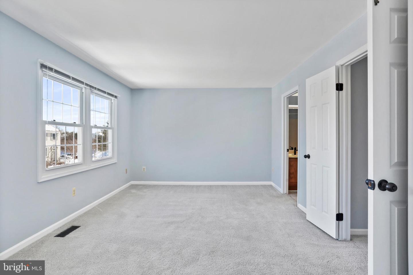 21799 LEATHERLEAF CIR, STERLING, Virginia 20164, 2 Bedrooms Bedrooms, ,2 BathroomsBathrooms,Residential,For sale,21799 LEATHERLEAF CIR,VALO2114678 MLS # VALO2114678