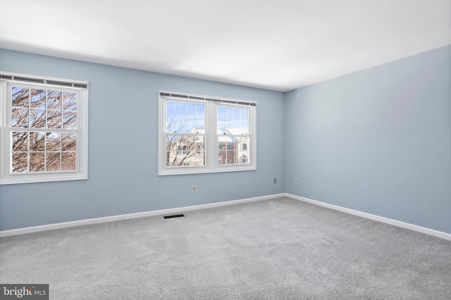 21799 LEATHERLEAF CIR, STERLING, Virginia 20164, 2 Bedrooms Bedrooms, ,2 BathroomsBathrooms,Residential,For sale,21799 LEATHERLEAF CIR,VALO2114678 MLS # VALO2114678