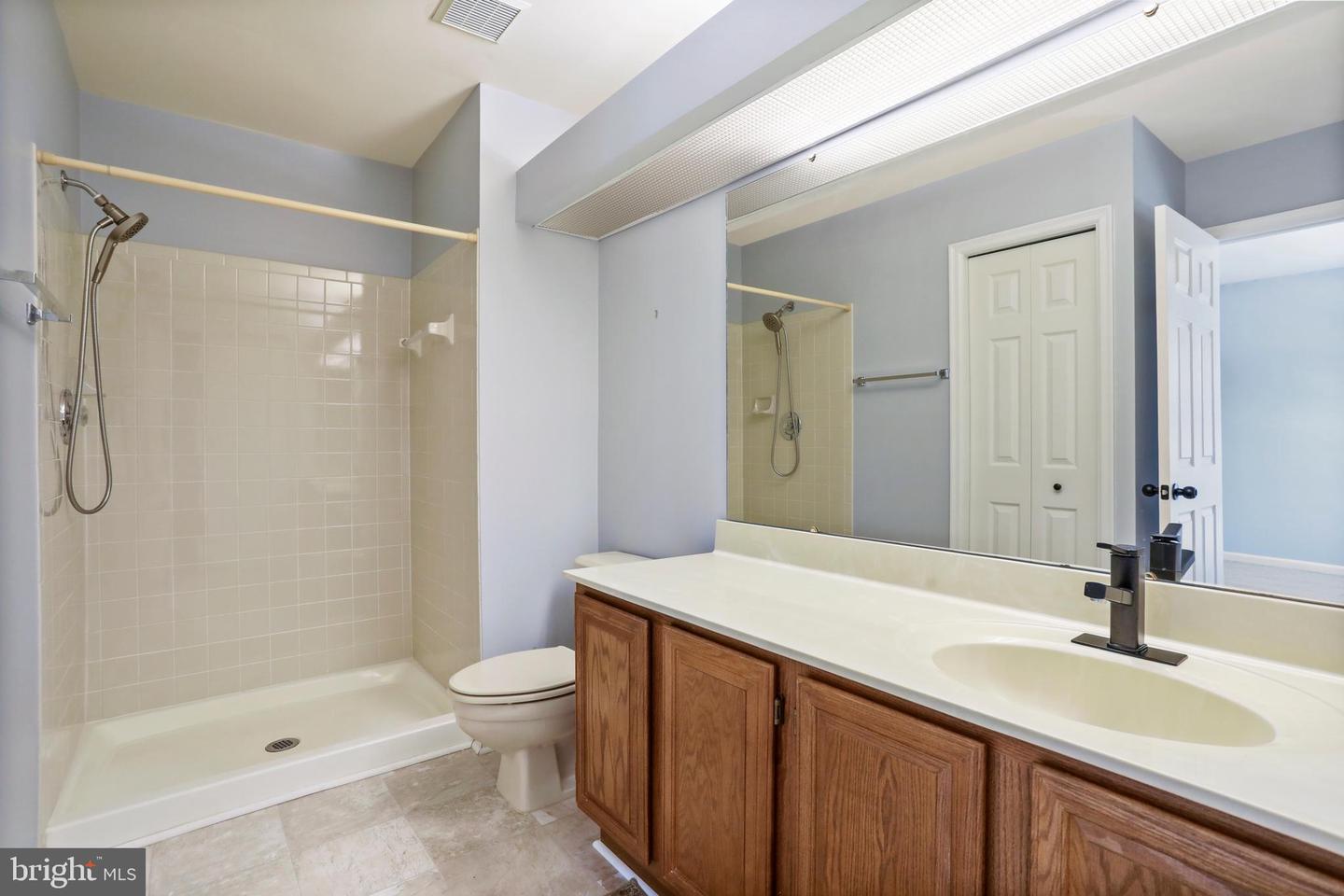 21799 LEATHERLEAF CIR, STERLING, Virginia 20164, 2 Bedrooms Bedrooms, ,2 BathroomsBathrooms,Residential,For sale,21799 LEATHERLEAF CIR,VALO2114678 MLS # VALO2114678