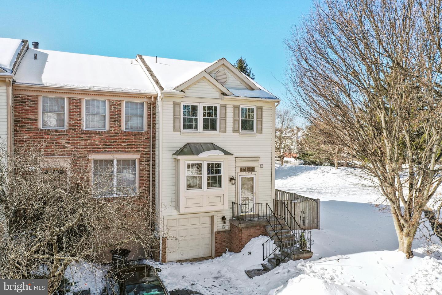 21799 LEATHERLEAF CIR, STERLING, Virginia 20164, 2 Bedrooms Bedrooms, ,2 BathroomsBathrooms,Residential,For sale,21799 LEATHERLEAF CIR,VALO2114678 MLS # VALO2114678