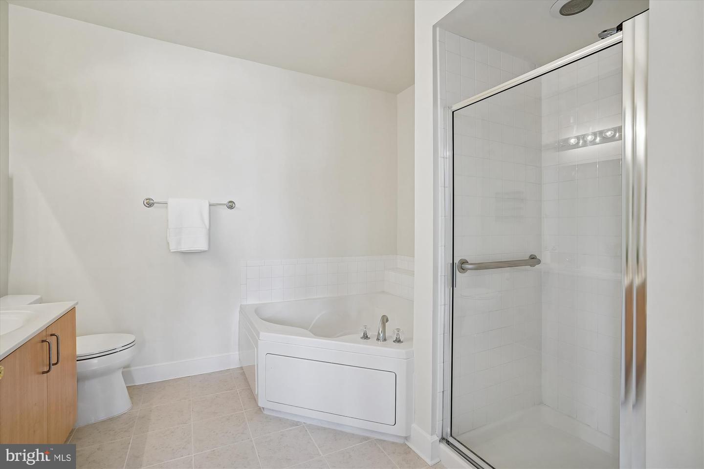 1851 STRATFORD PARK PL #304, RESTON, Virginia 20190, 2 Bedrooms Bedrooms, ,2 BathroomsBathrooms,Residential,For sale,1851 STRATFORD PARK PL #304,VAFX2287646 MLS # VAFX2287646