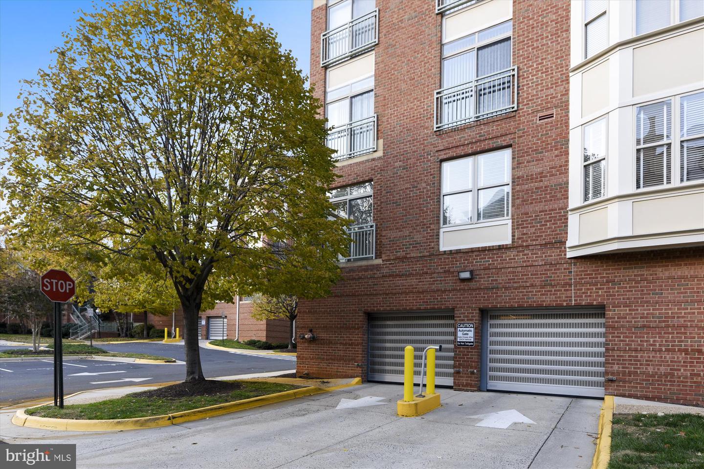 1851 STRATFORD PARK PL #304, RESTON, Virginia 20190, 2 Bedrooms Bedrooms, ,2 BathroomsBathrooms,Residential,For sale,1851 STRATFORD PARK PL #304,VAFX2287646 MLS # VAFX2287646