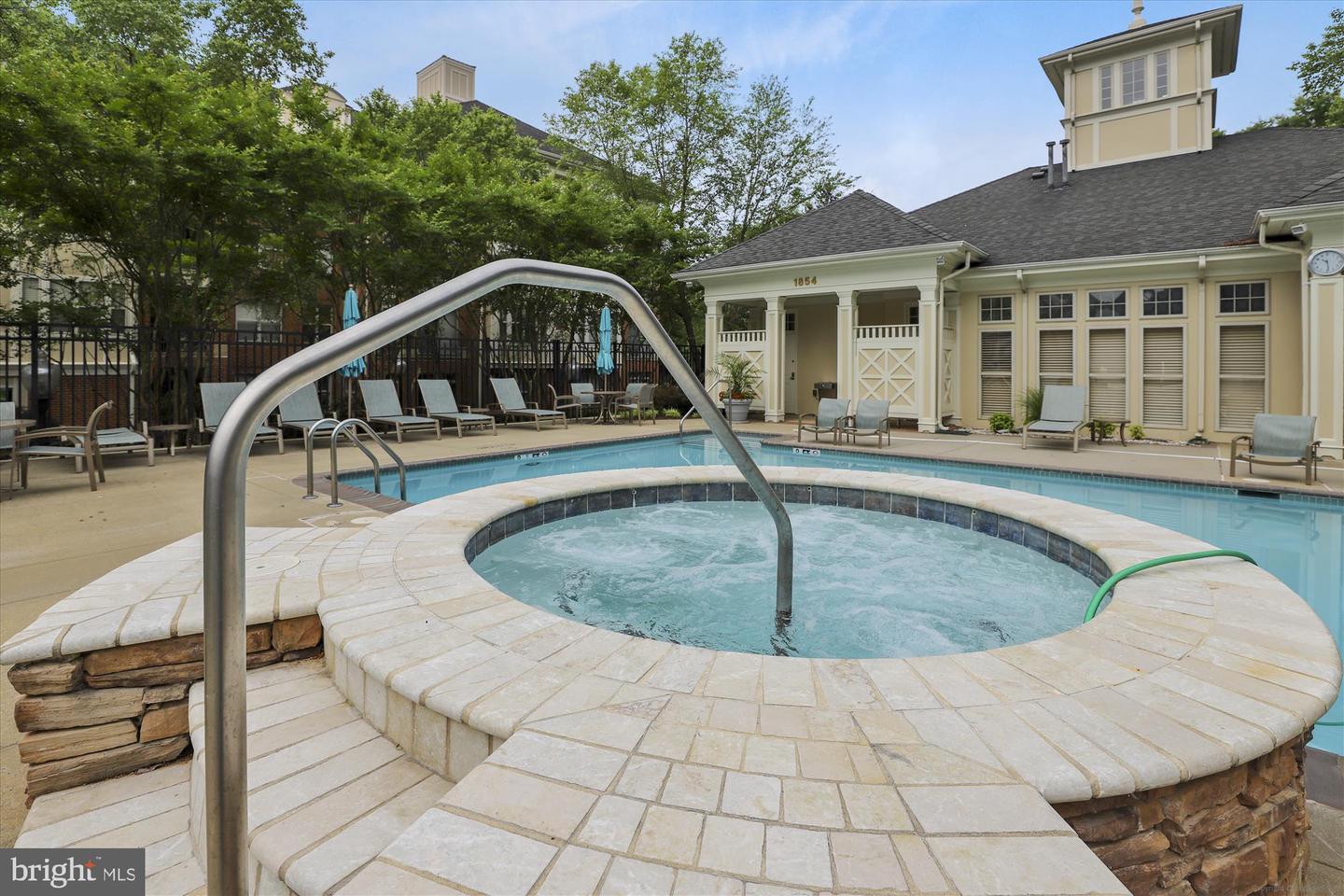 1851 STRATFORD PARK PL #304, RESTON, Virginia 20190, 2 Bedrooms Bedrooms, ,2 BathroomsBathrooms,Residential,For sale,1851 STRATFORD PARK PL #304,VAFX2287646 MLS # VAFX2287646