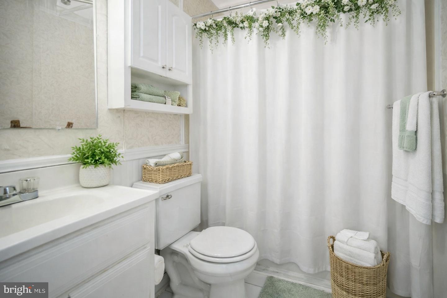 14782 CANDLEWOOD CT, WOODBRIDGE, Virginia 22191, 4 Bedrooms Bedrooms, 13 Rooms Rooms,3 BathroomsBathrooms,Residential,For sale,14782 CANDLEWOOD CT,VAPW2111320 MLS # VAPW2111320