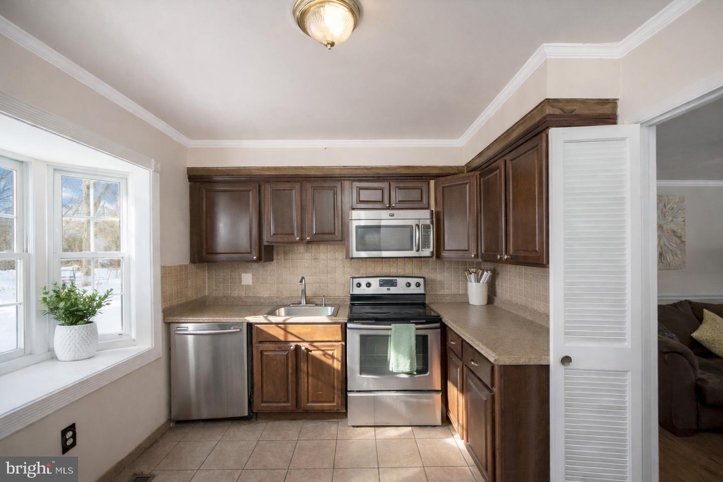 14782 CANDLEWOOD CT, WOODBRIDGE, Virginia 22191, 4 Bedrooms Bedrooms, 13 Rooms Rooms,3 BathroomsBathrooms,Residential,For sale,14782 CANDLEWOOD CT,VAPW2111320 MLS # VAPW2111320