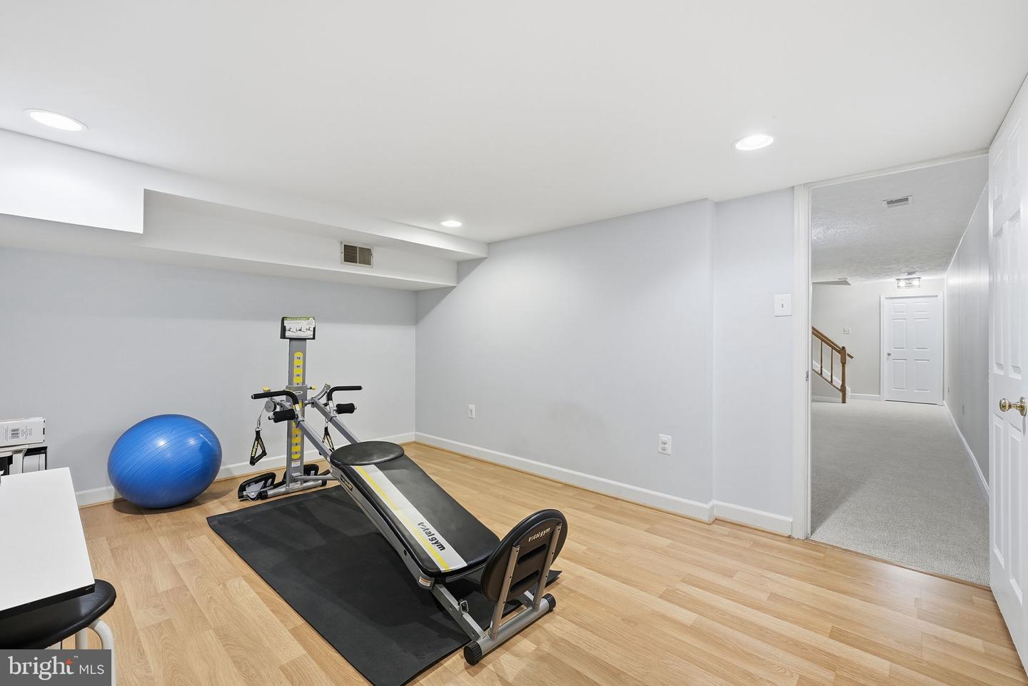 6321 BARSKY CT, FAIRFAX STATION, Virginia 22039, 4 Bedrooms Bedrooms, ,3 BathroomsBathrooms,Residential,For sale,6321 BARSKY CT,VAFX2287696 MLS # VAFX2287696