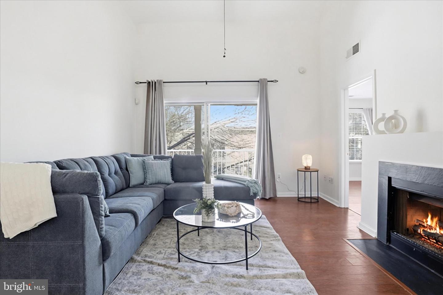 1067 GARDENVIEW LOOP #302, WOODBRIDGE, Virginia 22191, 2 Bedrooms Bedrooms, ,2 BathroomsBathrooms,Residential,For sale,1067 GARDENVIEW LOOP #302,VAPW2111368 MLS # VAPW2111368