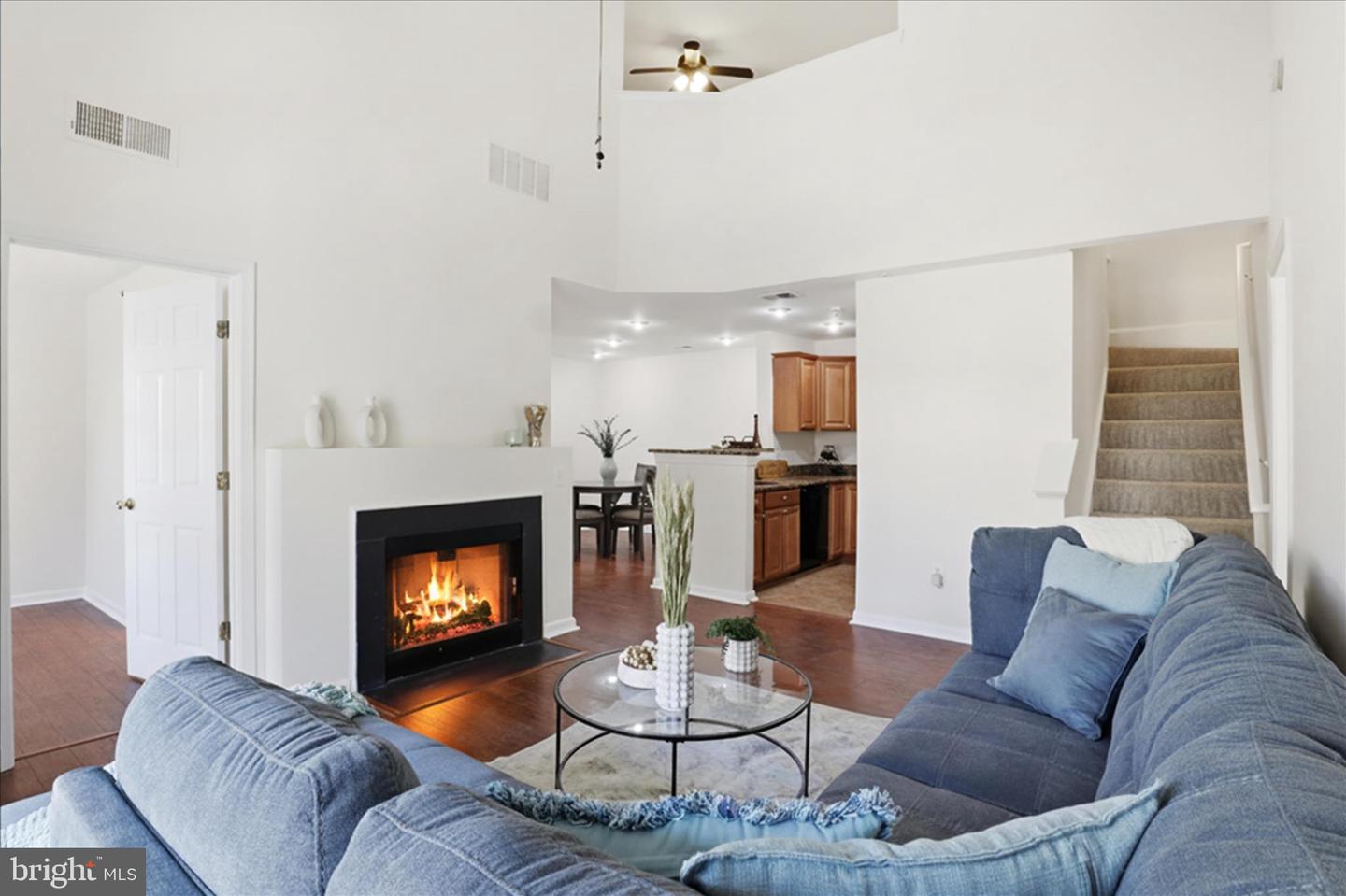 1067 GARDENVIEW LOOP #302, WOODBRIDGE, Virginia 22191, 2 Bedrooms Bedrooms, ,2 BathroomsBathrooms,Residential,For sale,1067 GARDENVIEW LOOP #302,VAPW2111368 MLS # VAPW2111368