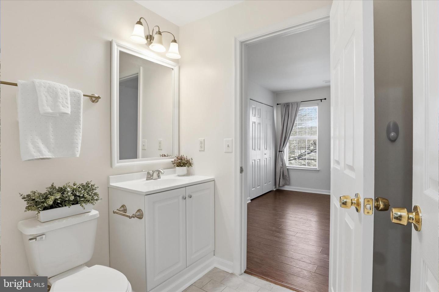 1067 GARDENVIEW LOOP #302, WOODBRIDGE, Virginia 22191, 2 Bedrooms Bedrooms, ,2 BathroomsBathrooms,Residential,For sale,1067 GARDENVIEW LOOP #302,VAPW2111368 MLS # VAPW2111368