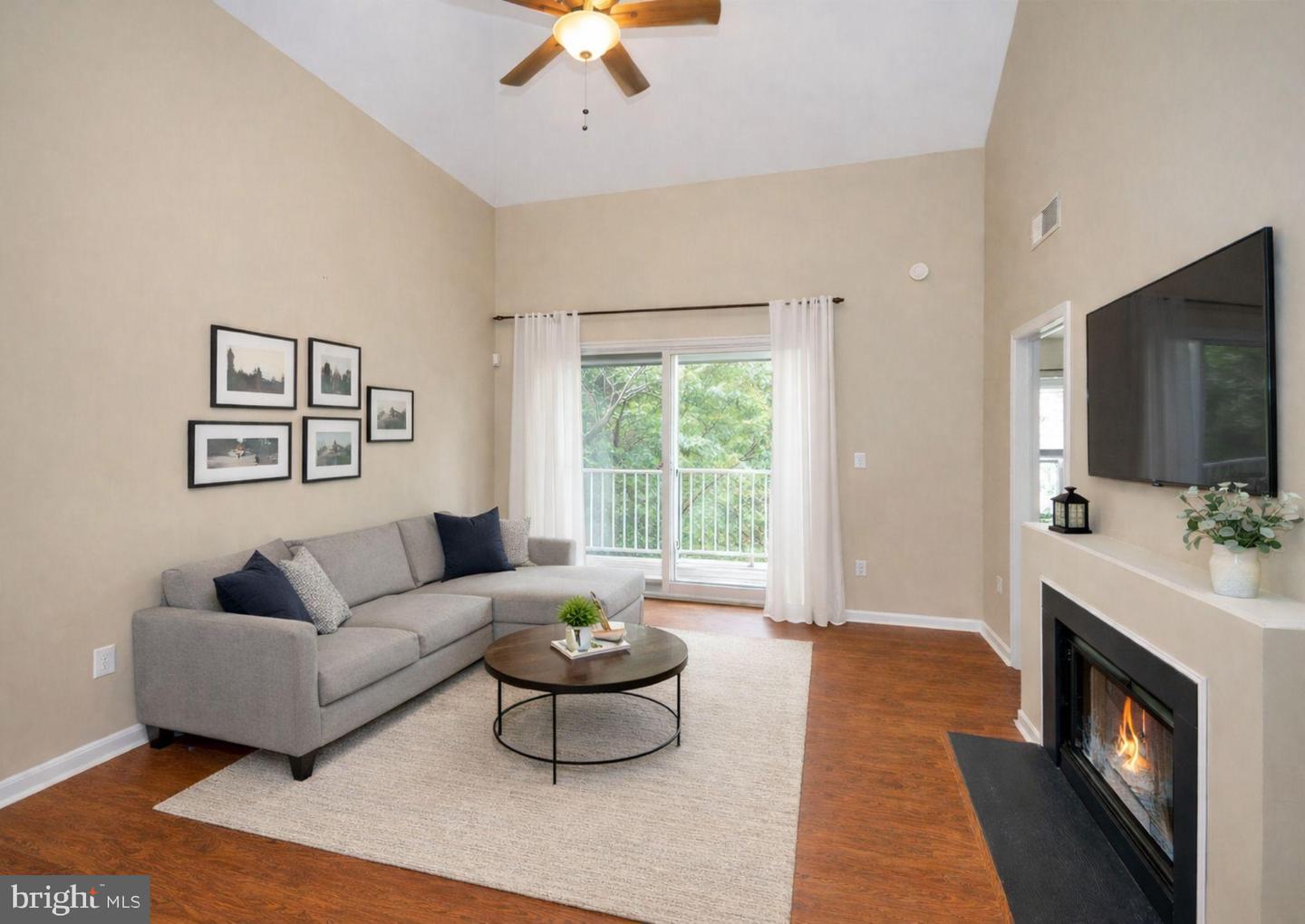 1067 GARDENVIEW LOOP #302, WOODBRIDGE, Virginia 22191, 2 Bedrooms Bedrooms, ,2 BathroomsBathrooms,Residential,For sale,1067 GARDENVIEW LOOP #302,VAPW2111368 MLS # VAPW2111368