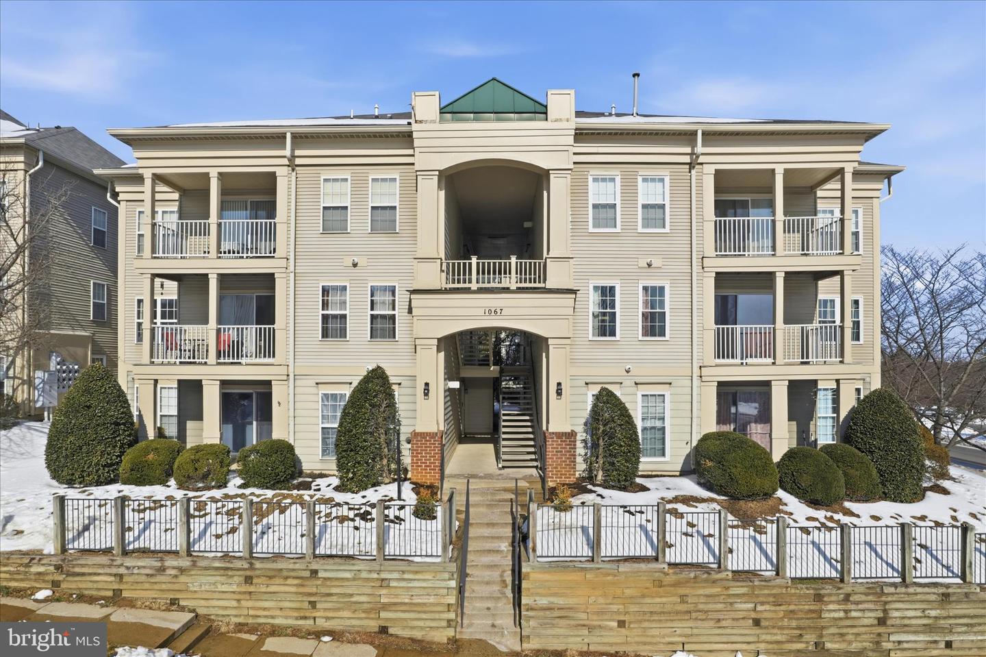 1067 GARDENVIEW LOOP #302, WOODBRIDGE, Virginia 22191, 2 Bedrooms Bedrooms, ,2 BathroomsBathrooms,Residential,For sale,1067 GARDENVIEW LOOP #302,VAPW2111368 MLS # VAPW2111368