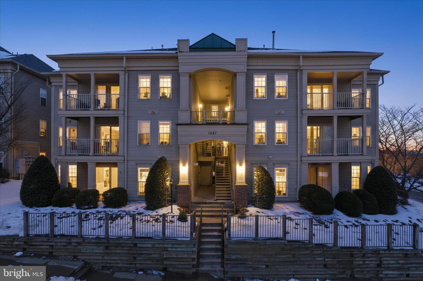 1067 GARDENVIEW LOOP #302, WOODBRIDGE, Virginia 22191, 2 Bedrooms Bedrooms, ,2 BathroomsBathrooms,Residential,For sale,1067 GARDENVIEW LOOP #302,VAPW2111368 MLS # VAPW2111368