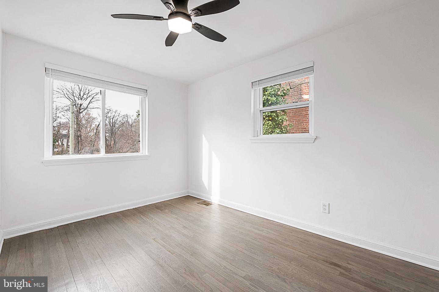 525 OAKWOOD ST SE, WASHINGTON, District Of Columbia 20032, 5 Bedrooms Bedrooms, ,3 BathroomsBathrooms,Residential,For sale,525 OAKWOOD ST SE,DCDC2243644 MLS # DCDC2243644