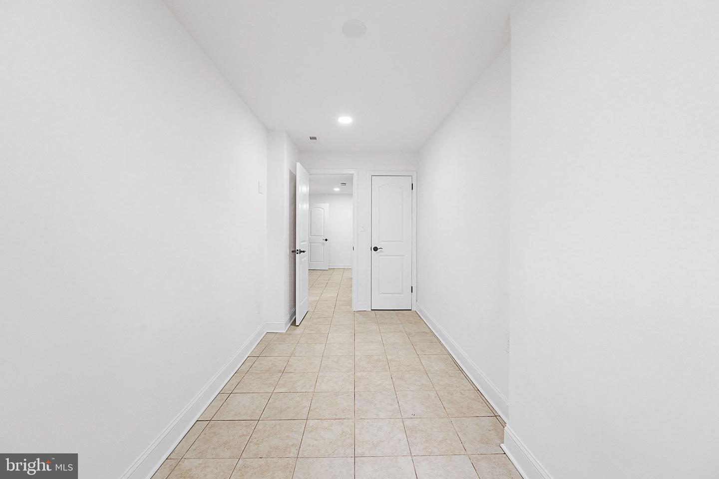 525 OAKWOOD ST SE, WASHINGTON, District Of Columbia 20032, 5 Bedrooms Bedrooms, ,3 BathroomsBathrooms,Residential,For sale,525 OAKWOOD ST SE,DCDC2243644 MLS # DCDC2243644