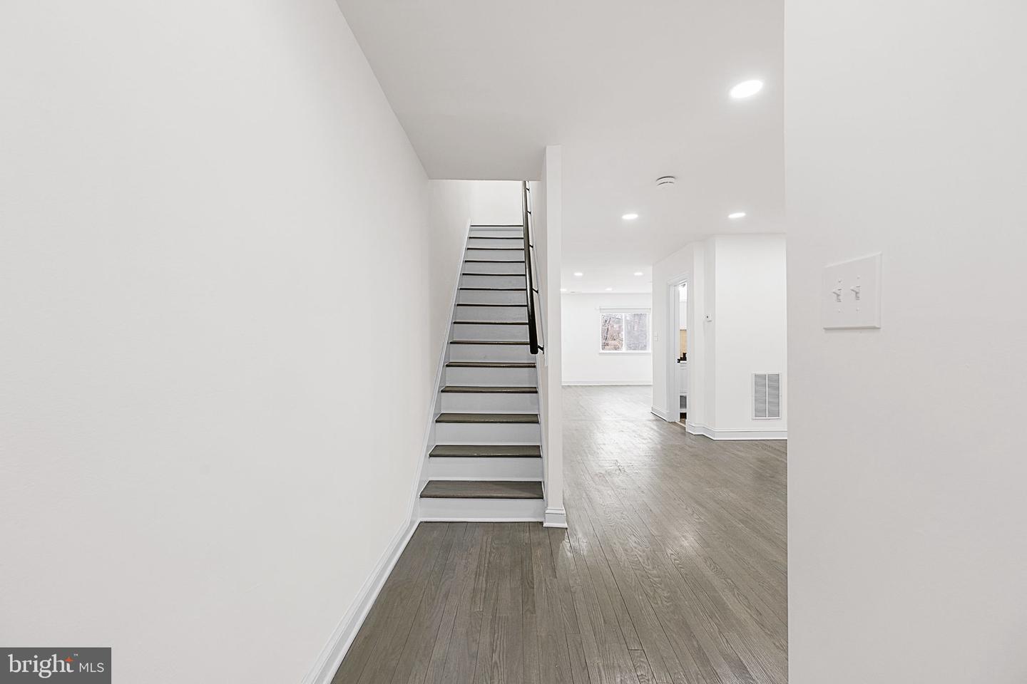 525 OAKWOOD ST SE, WASHINGTON, District Of Columbia 20032, 5 Bedrooms Bedrooms, ,3 BathroomsBathrooms,Residential,For sale,525 OAKWOOD ST SE,DCDC2243644 MLS # DCDC2243644