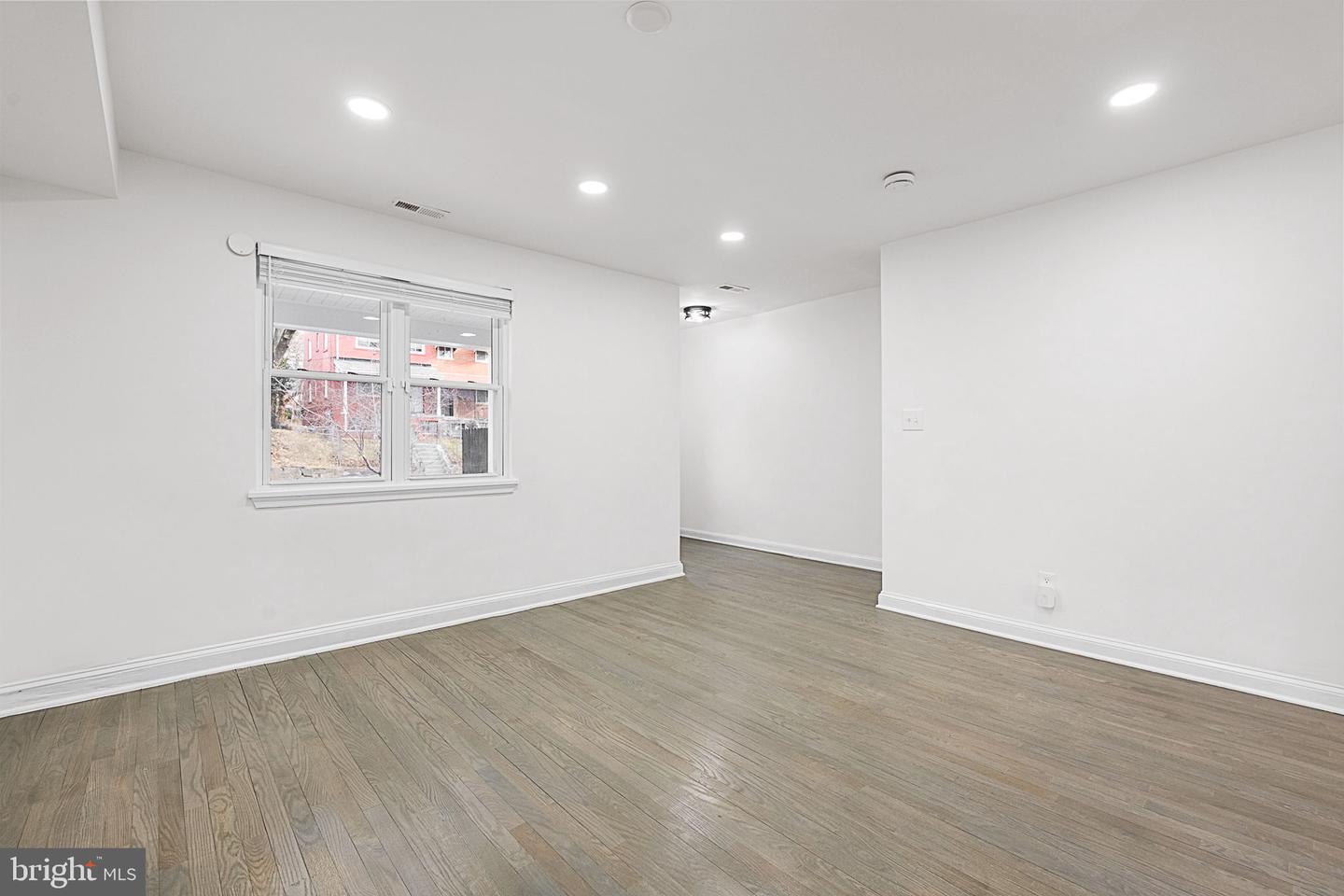 525 OAKWOOD ST SE, WASHINGTON, District Of Columbia 20032, 5 Bedrooms Bedrooms, ,3 BathroomsBathrooms,Residential,For sale,525 OAKWOOD ST SE,DCDC2243644 MLS # DCDC2243644