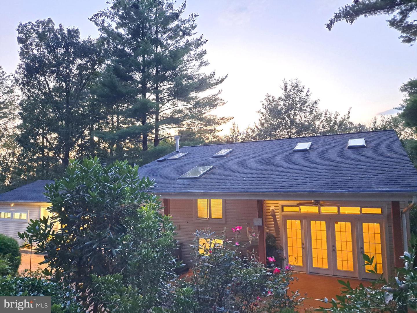 10929 HOWLAND DR, RESTON, Virginia 20191, 3 Bedrooms Bedrooms, ,3 BathroomsBathrooms,Residential,For sale,10929 HOWLAND DR,VAFX2288034 MLS # VAFX2288034 10929 HOWLAND DR, RESTON, Virginia 20191, 3 Bedrooms Bedrooms, ,3 BathroomsBathrooms,Residential,For sale,10929 HOWLAND DR,VAFX2288034 MLS # VAFX2288034