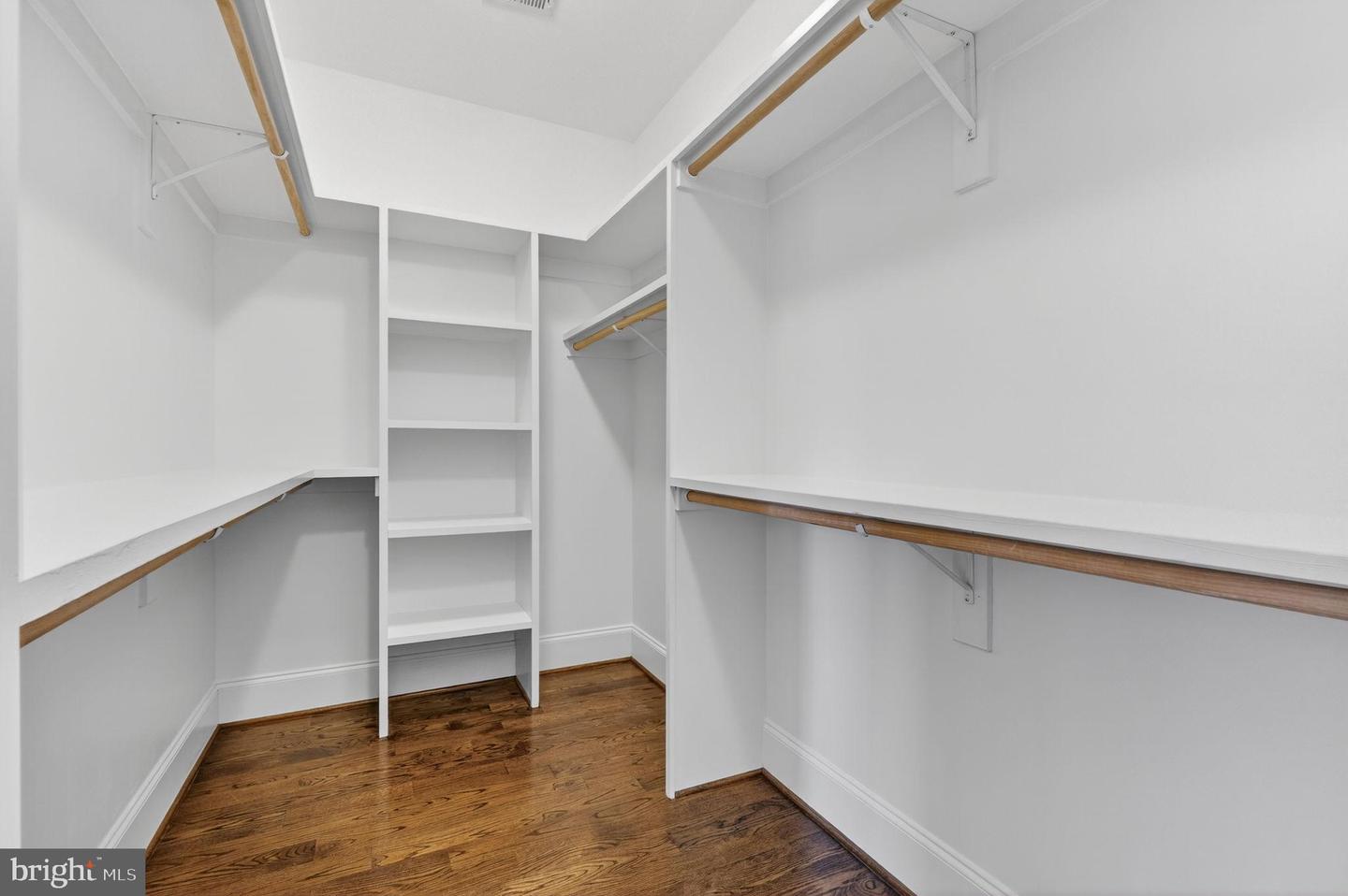 600 S MONROE ST, ARLINGTON, Virginia 22204, 5 Bedrooms Bedrooms, 18 Rooms Rooms,4 BathroomsBathrooms,Residential,For sale,600 S MONROE ST,VAAR2068278 MLS # VAAR2068278