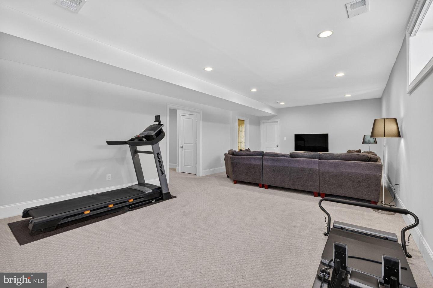 600 S MONROE ST, ARLINGTON, Virginia 22204, 5 Bedrooms Bedrooms, 18 Rooms Rooms,4 BathroomsBathrooms,Residential,For sale,600 S MONROE ST,VAAR2068278 MLS # VAAR2068278