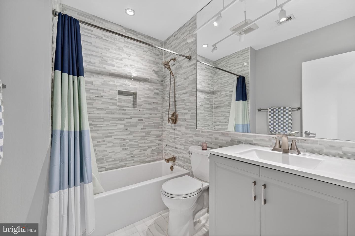 2001 16TH ST NW #307, WASHINGTON, District Of Columbia 20009, 1 Bedroom Bedrooms, ,1 BathroomBathrooms,Residential,For sale,2001 16TH ST NW #307,DCDC2243896 MLS # DCDC2243896