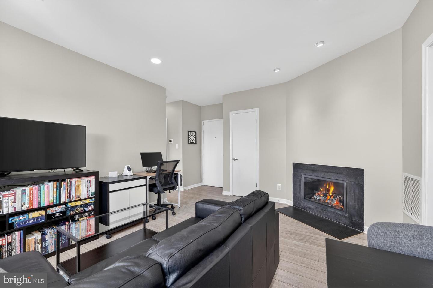 2001 16TH ST NW #307, WASHINGTON, District Of Columbia 20009, 1 Bedroom Bedrooms, ,1 BathroomBathrooms,Residential,For sale,2001 16TH ST NW #307,DCDC2243896 MLS # DCDC2243896