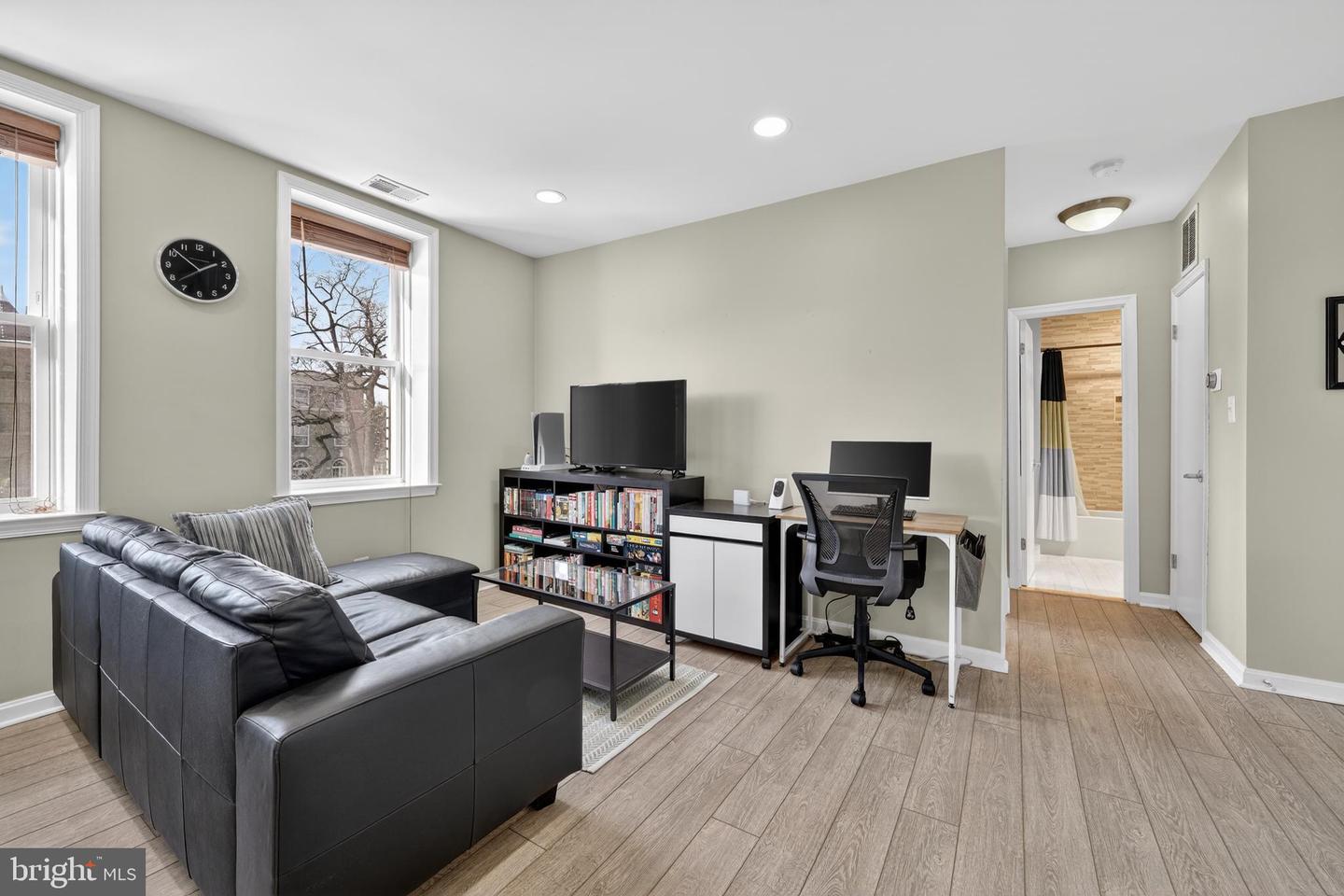 2001 16TH ST NW #307, WASHINGTON, District Of Columbia 20009, 1 Bedroom Bedrooms, ,1 BathroomBathrooms,Residential,For sale,2001 16TH ST NW #307,DCDC2243896 MLS # DCDC2243896