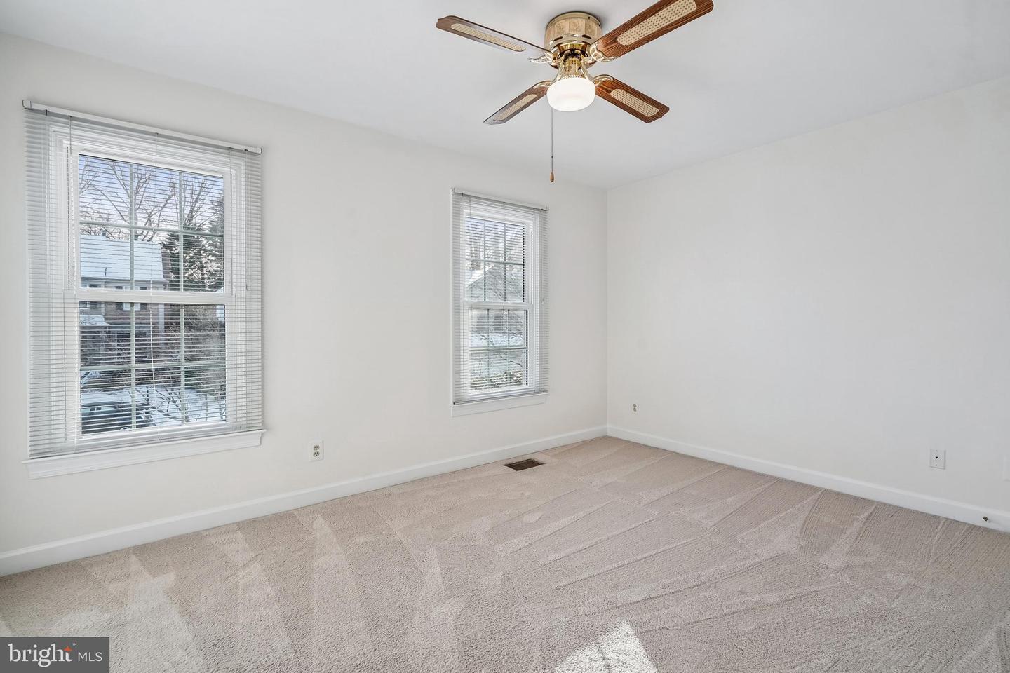 11928 PARKSIDE DR, FAIRFAX, Virginia 22033, 3 Bedrooms Bedrooms, ,3 BathroomsBathrooms,Residential,For sale,11928 PARKSIDE DR,VAFX2288216 MLS # VAFX2288216