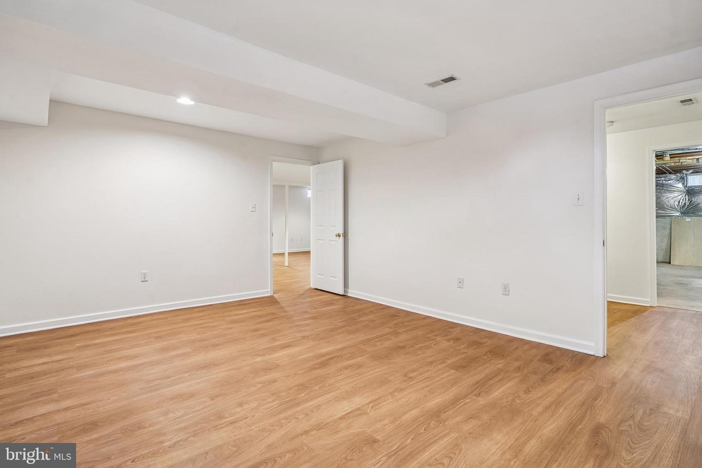 11928 PARKSIDE DR, FAIRFAX, Virginia 22033, 3 Bedrooms Bedrooms, ,3 BathroomsBathrooms,Residential,For sale,11928 PARKSIDE DR,VAFX2288216 MLS # VAFX2288216