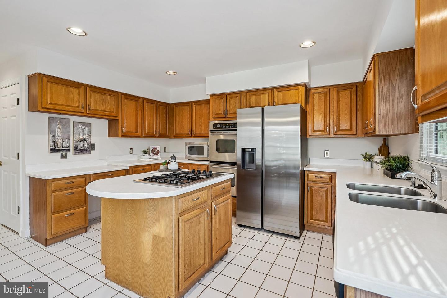 11928 PARKSIDE DR, FAIRFAX, Virginia 22033, 3 Bedrooms Bedrooms, ,3 BathroomsBathrooms,Residential,For sale,11928 PARKSIDE DR,VAFX2288216 MLS # VAFX2288216