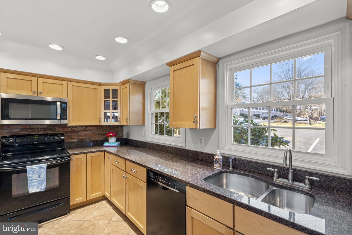 5927 BAYSHIRE RD, SPRINGFIELD, Virginia 22152, 3 Bedrooms Bedrooms, ,2 BathroomsBathrooms,Residential,For sale,5927 BAYSHIRE RD,VAFX2288282 MLS # VAFX2288282