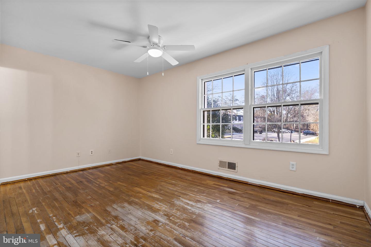 5927 BAYSHIRE RD, SPRINGFIELD, Virginia 22152, 3 Bedrooms Bedrooms, ,2 BathroomsBathrooms,Residential,For sale,5927 BAYSHIRE RD,VAFX2288282 MLS # VAFX2288282