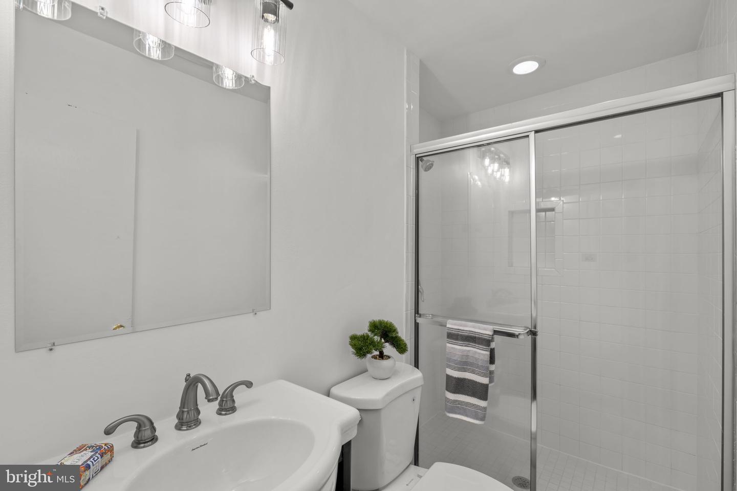 5927 BAYSHIRE RD, SPRINGFIELD, Virginia 22152, 3 Bedrooms Bedrooms, ,2 BathroomsBathrooms,Residential,For sale,5927 BAYSHIRE RD,VAFX2288282 MLS # VAFX2288282