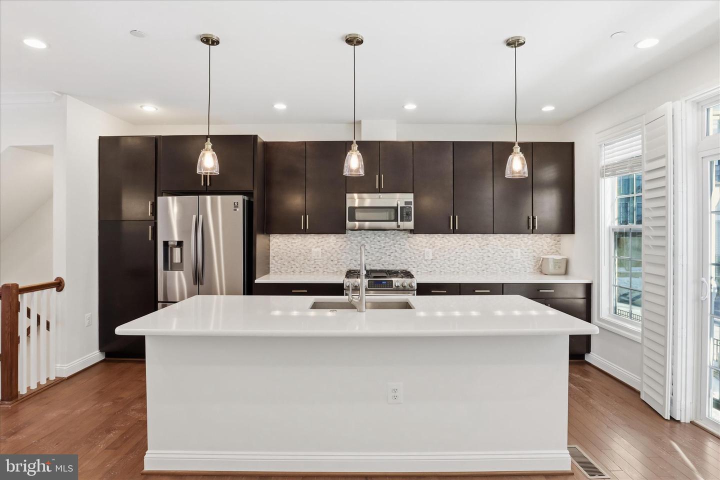 829 N WAKEFIELD ST, ARLINGTON, Virginia 22203, 3 Bedrooms Bedrooms, ,3 BathroomsBathrooms,Residential,For sale,829 N WAKEFIELD ST,VAAR2068354 MLS # VAAR2068354