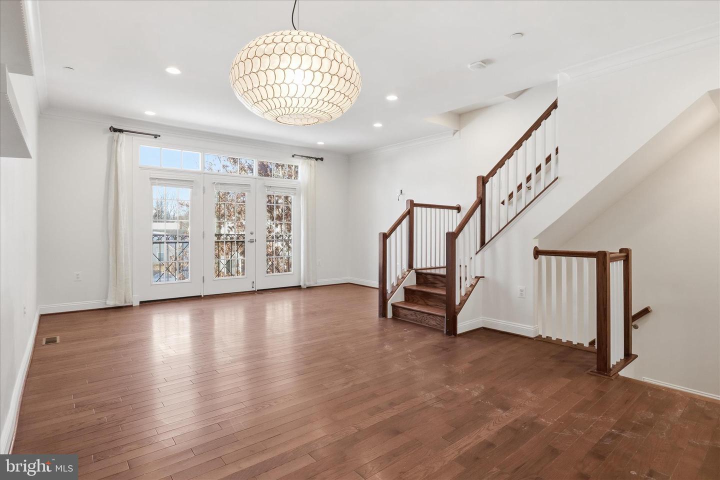 829 N WAKEFIELD ST, ARLINGTON, Virginia 22203, 3 Bedrooms Bedrooms, ,3 BathroomsBathrooms,Residential,For sale,829 N WAKEFIELD ST,VAAR2068354 MLS # VAAR2068354