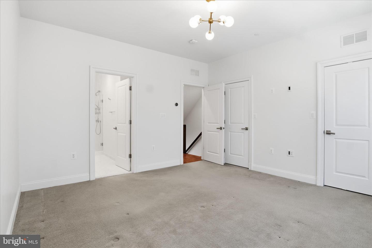 829 N WAKEFIELD ST, ARLINGTON, Virginia 22203, 3 Bedrooms Bedrooms, ,3 BathroomsBathrooms,Residential,For sale,829 N WAKEFIELD ST,VAAR2068354 MLS # VAAR2068354