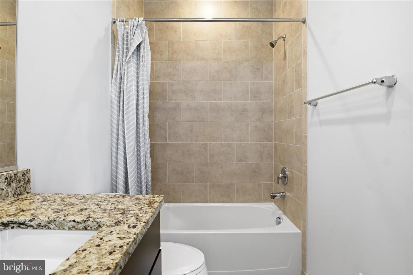 829 N WAKEFIELD ST, ARLINGTON, Virginia 22203, 3 Bedrooms Bedrooms, ,3 BathroomsBathrooms,Residential,For sale,829 N WAKEFIELD ST,VAAR2068354 MLS # VAAR2068354