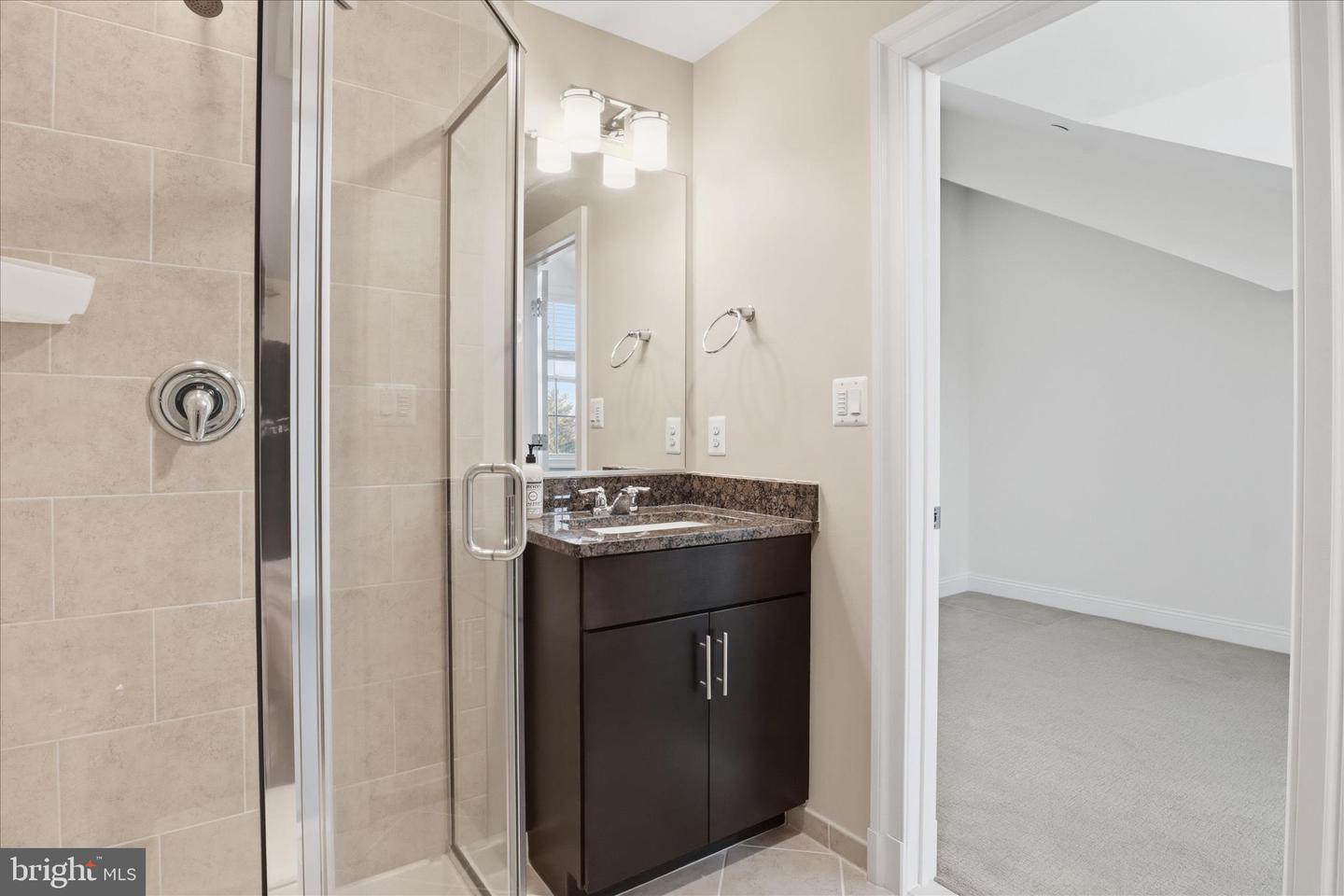 829 N WAKEFIELD ST, ARLINGTON, Virginia 22203, 3 Bedrooms Bedrooms, ,3 BathroomsBathrooms,Residential,For sale,829 N WAKEFIELD ST,VAAR2068354 MLS # VAAR2068354