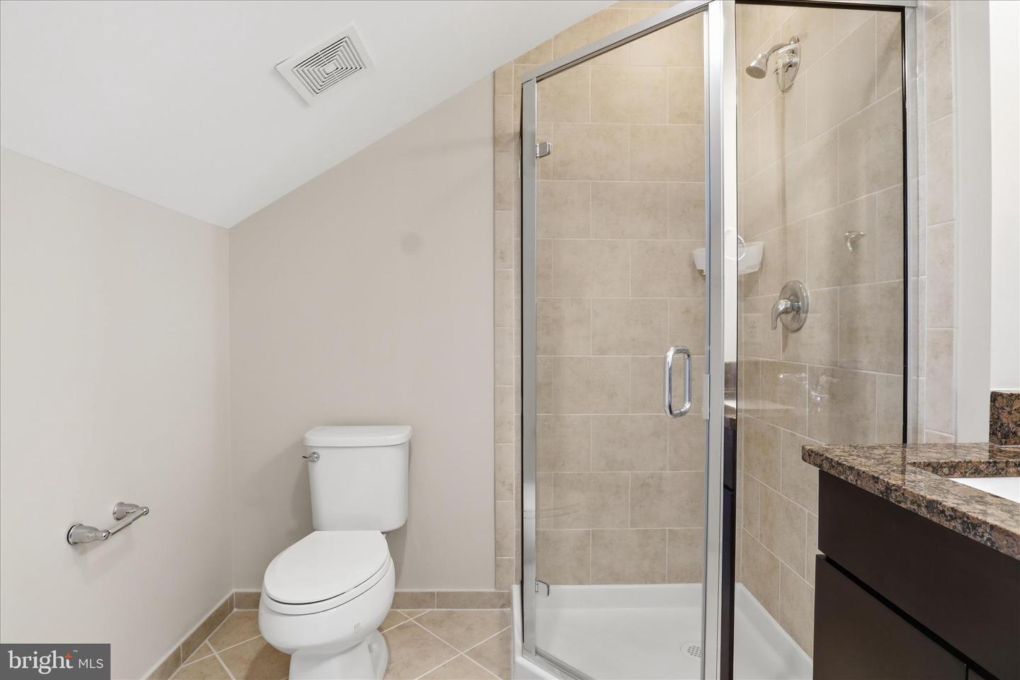 829 N WAKEFIELD ST, ARLINGTON, Virginia 22203, 3 Bedrooms Bedrooms, ,3 BathroomsBathrooms,Residential,For sale,829 N WAKEFIELD ST,VAAR2068354 MLS # VAAR2068354